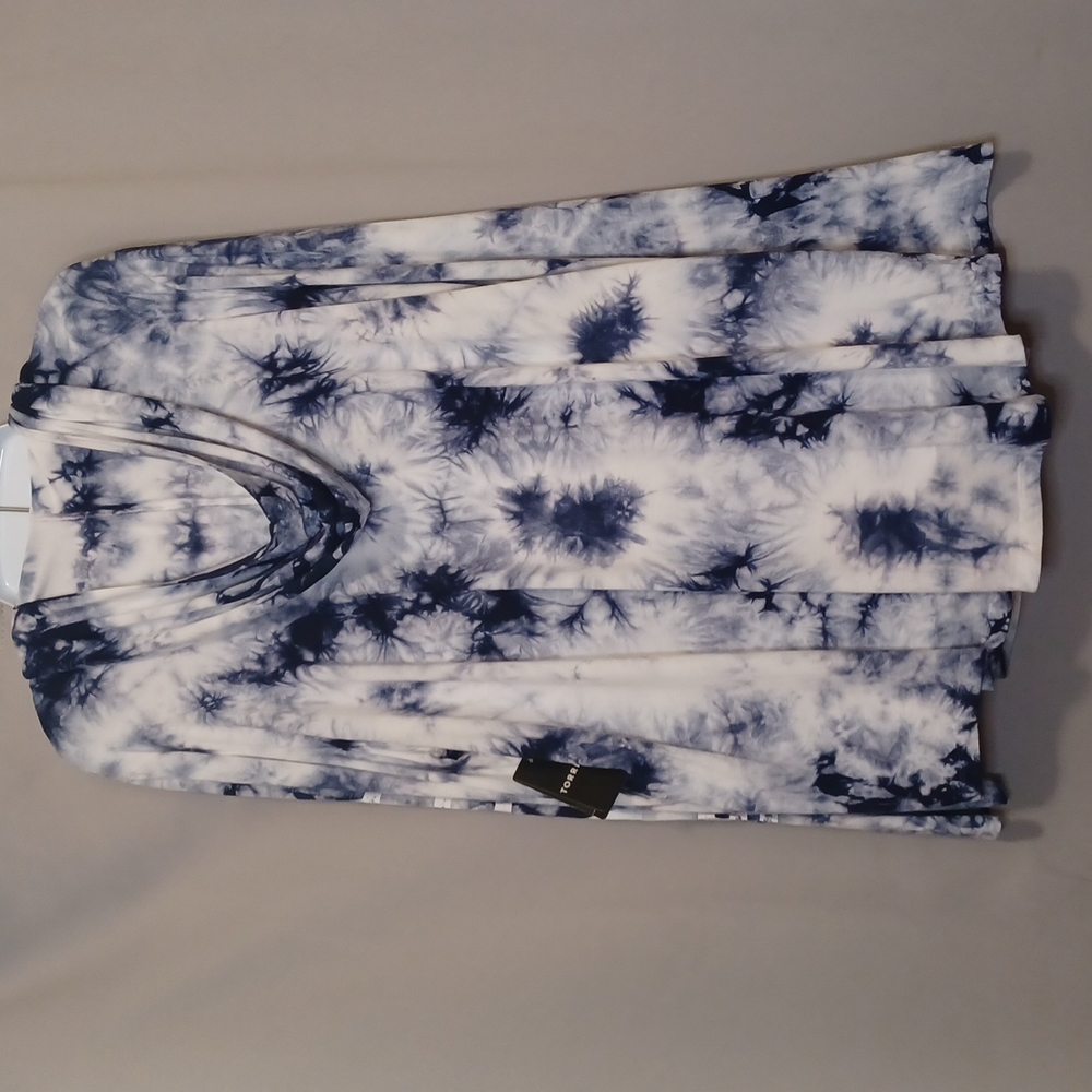 TORRID Blue & White Tie Dye V- Neck Hoodie for women. Size 1X - Picture 6 of 13